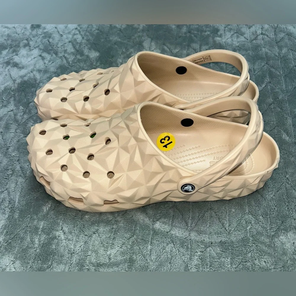 Crocs Classic Geometric Clog Men’s Size 13 - Picture 4 of 8